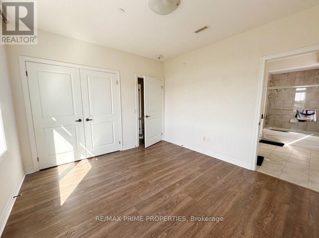 521 - 7325 Markham Road Property Photo 6