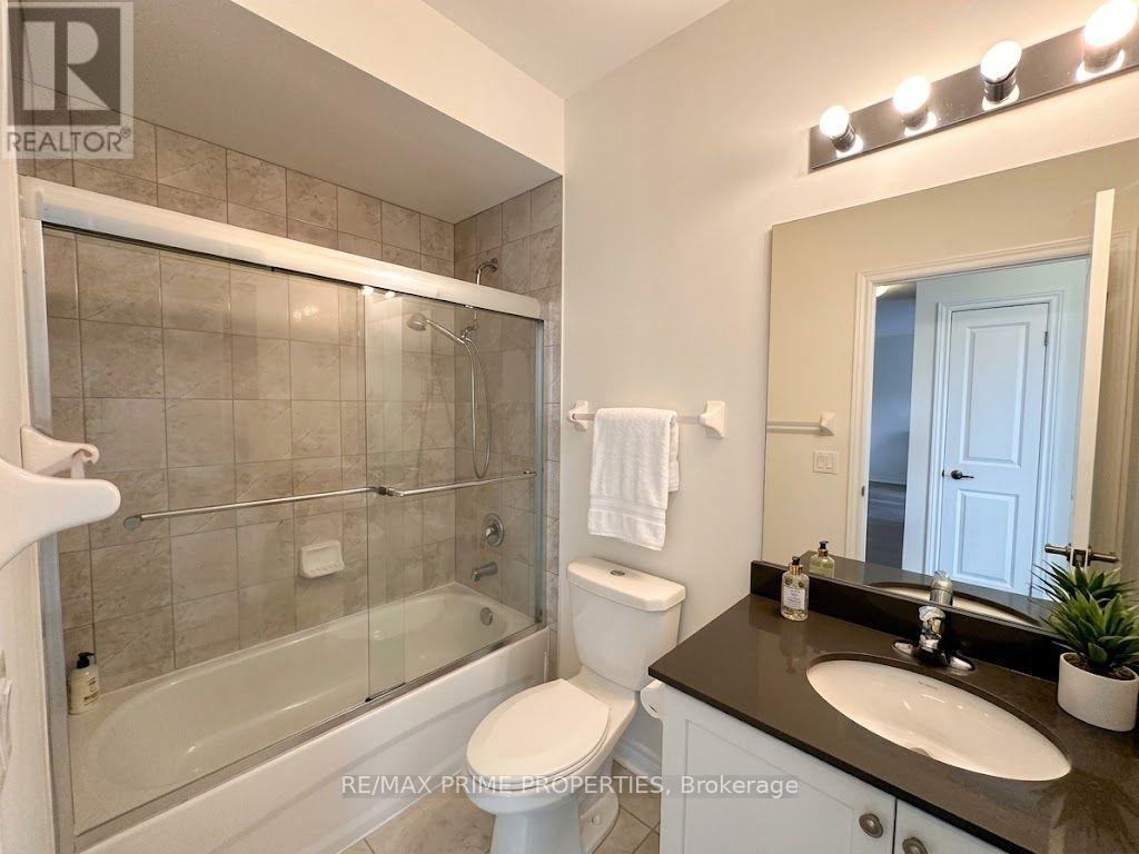 521 - 7325 Markham Road Property Photo 7