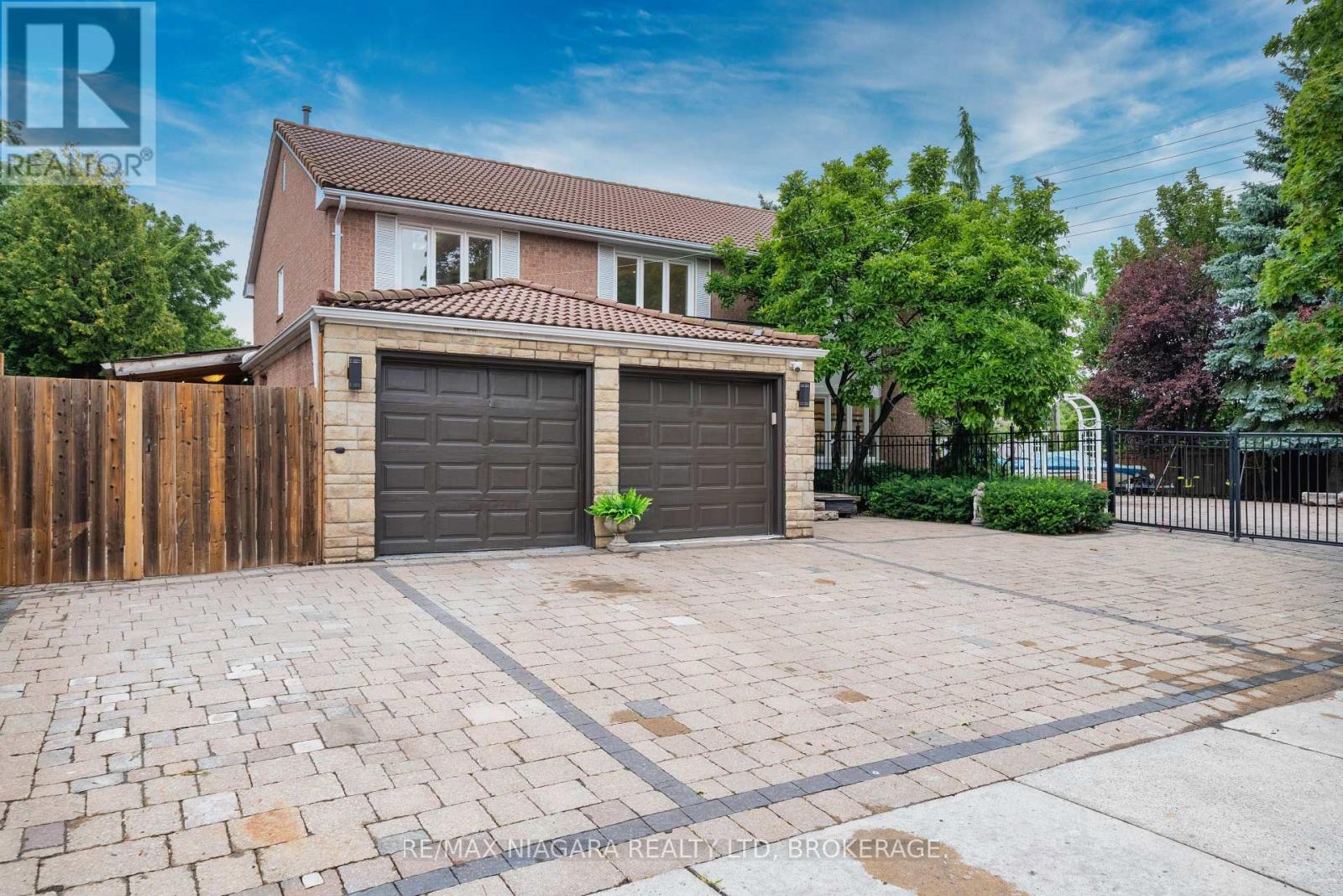 2 Aitken Circle Property Photo 2