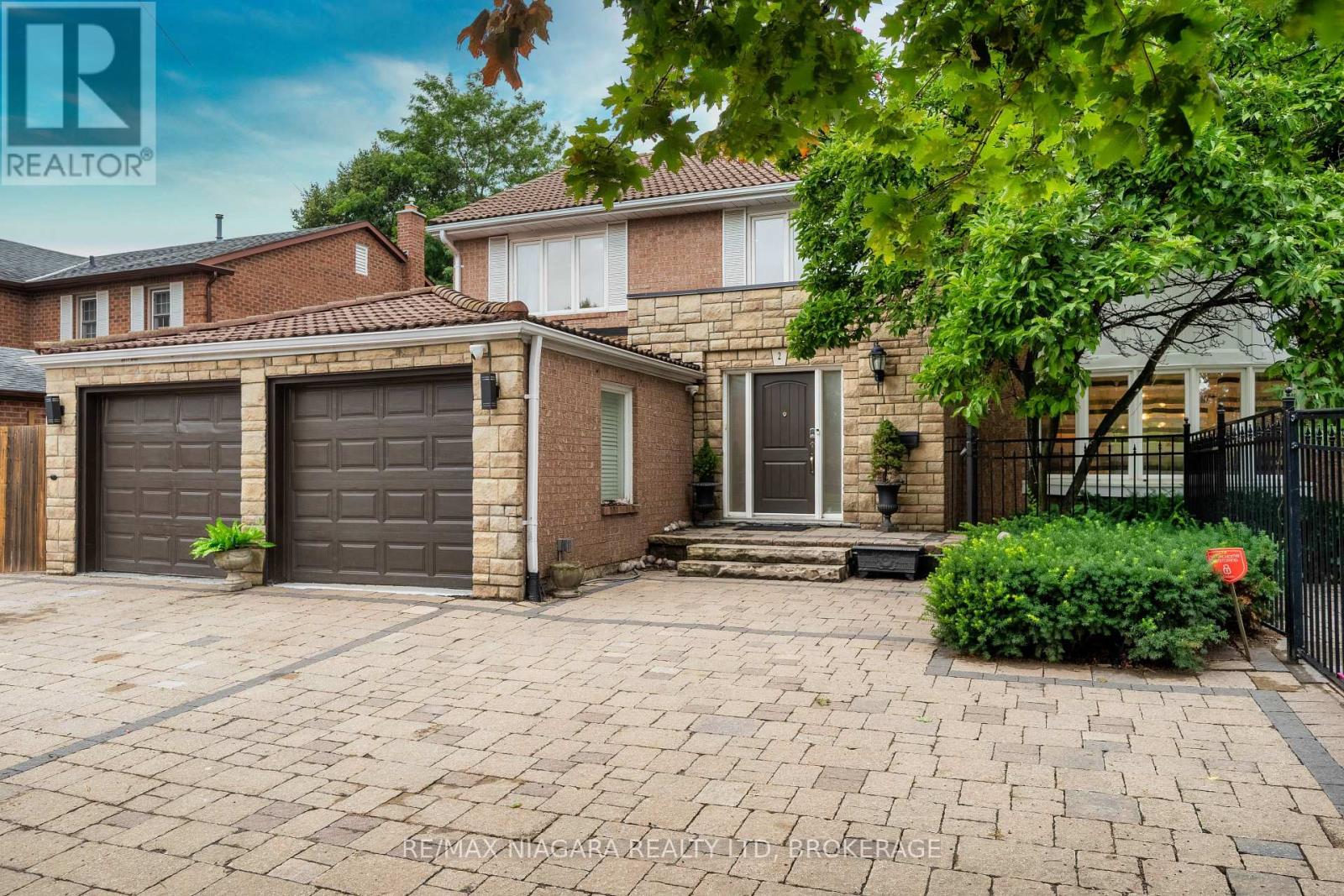 2 Aitken Circle Property Photo 3