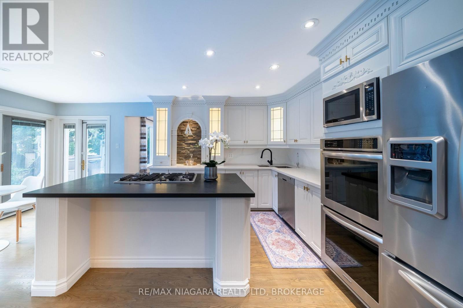 2 Aitken Circle Property Photo 17