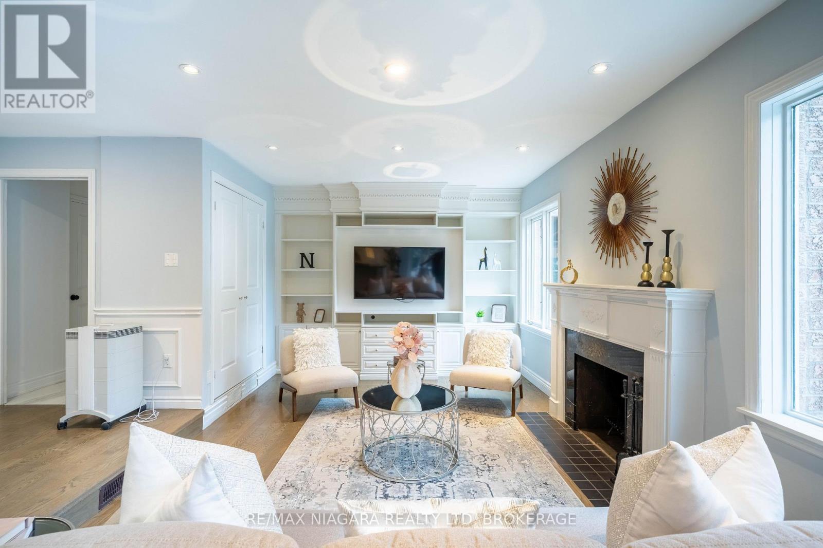 2 Aitken Circle Property Photo 18
