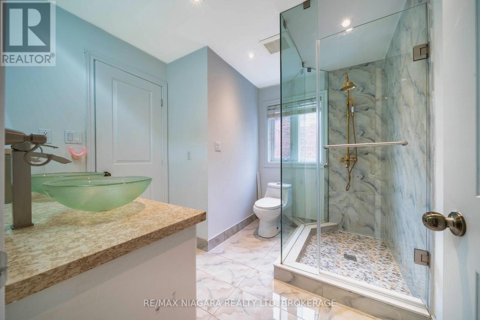 2 Aitken Circle Property Photo 24