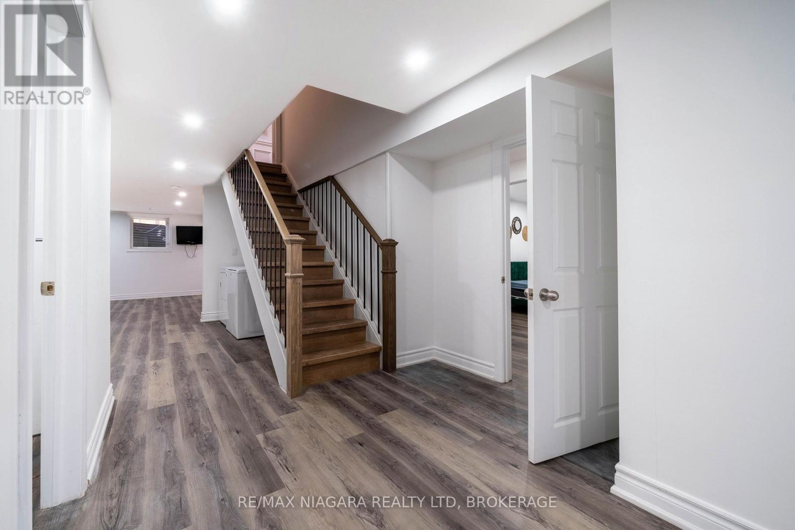 2 Aitken Circle Property Photo 34