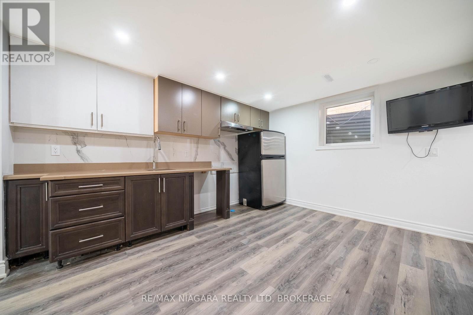 2 Aitken Circle Property Photo 37