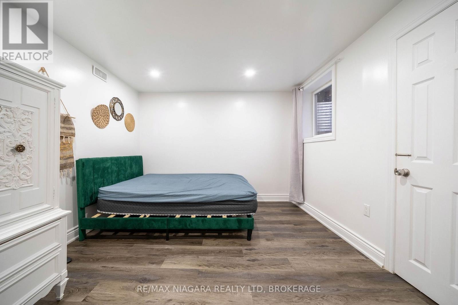 2 Aitken Circle Property Photo 41
