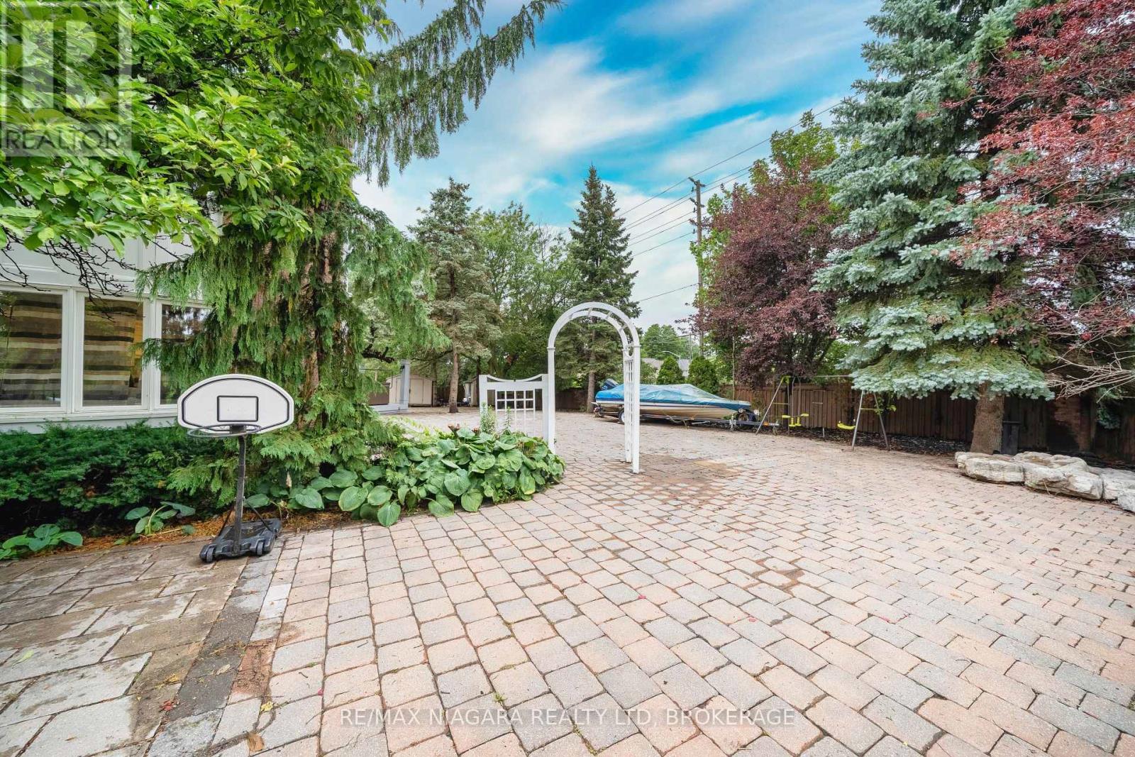 2 Aitken Circle Property Photo 46