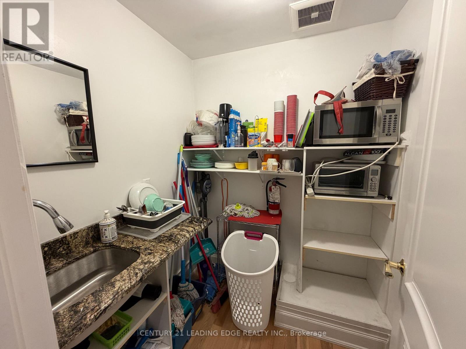 A - 15132 Yonge Street Property Photo 13