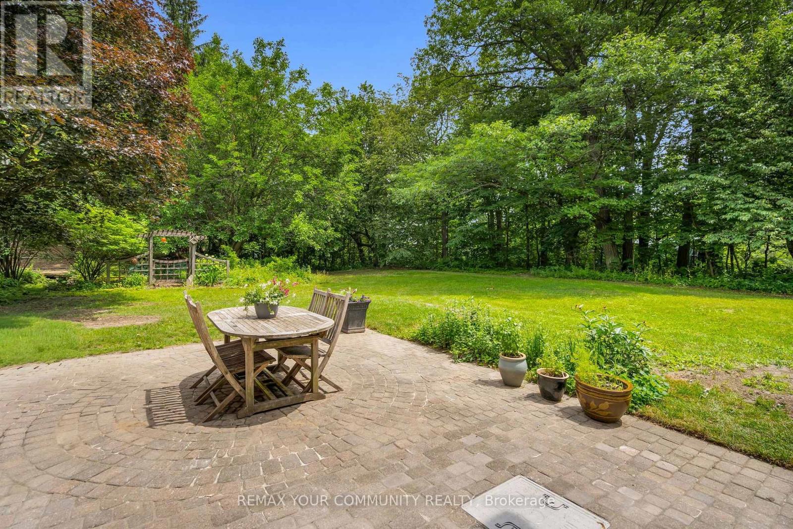 273 Wees Road Property Photo 32