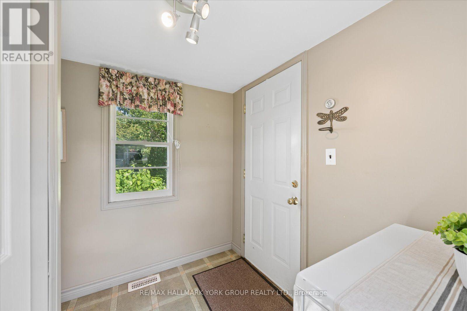 432 Catering Road Property Photo 5