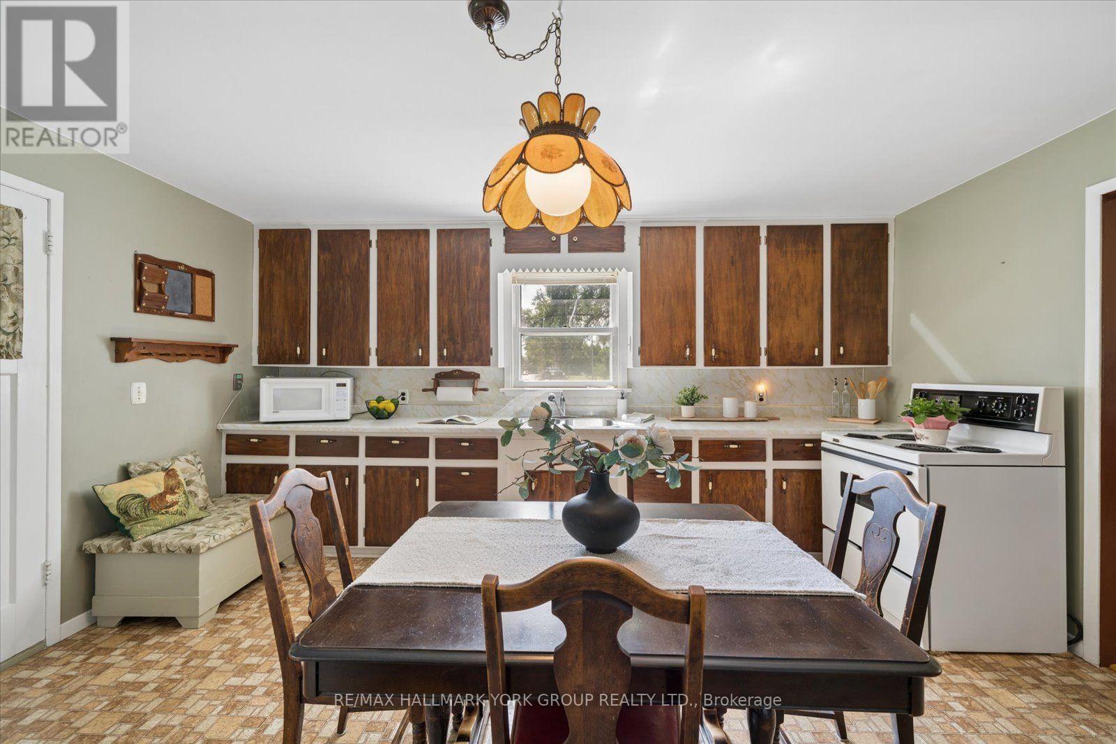 432 Catering Road Property Photo 7
