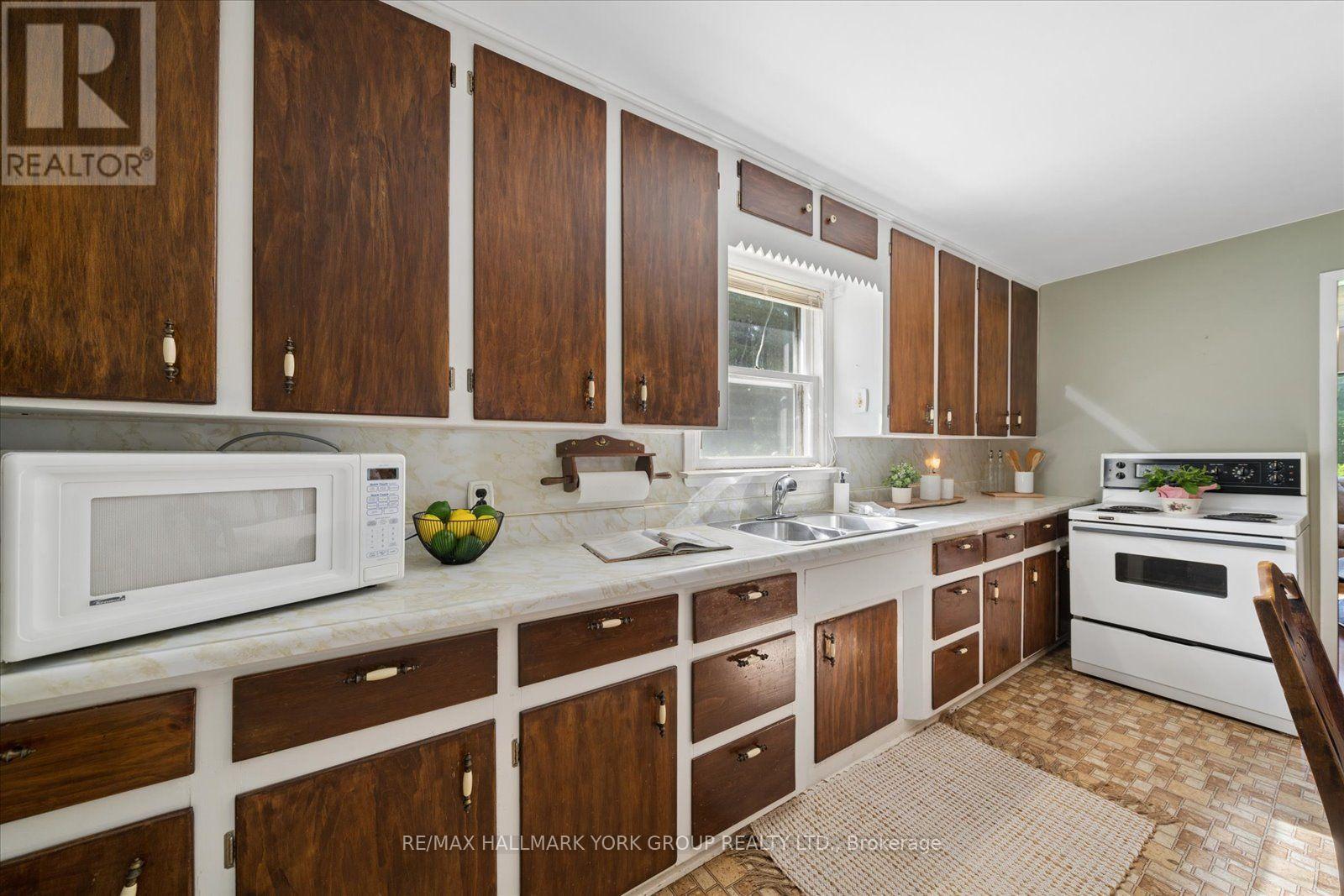 432 Catering Road Property Photo 8