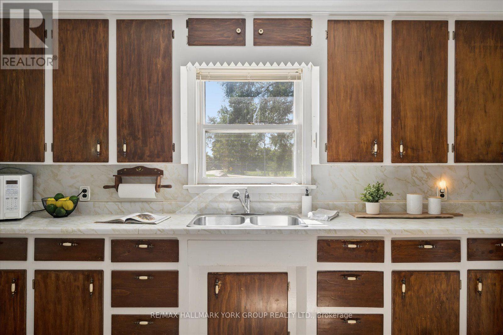 432 Catering Road Property Photo 9