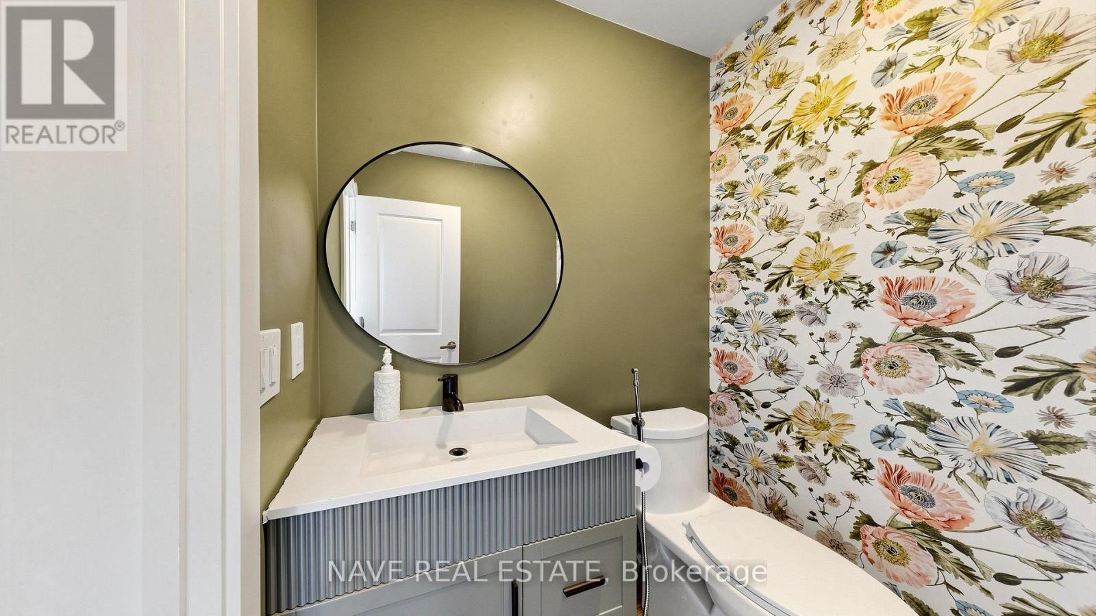 80 Troon Avenue Property Photo 9
