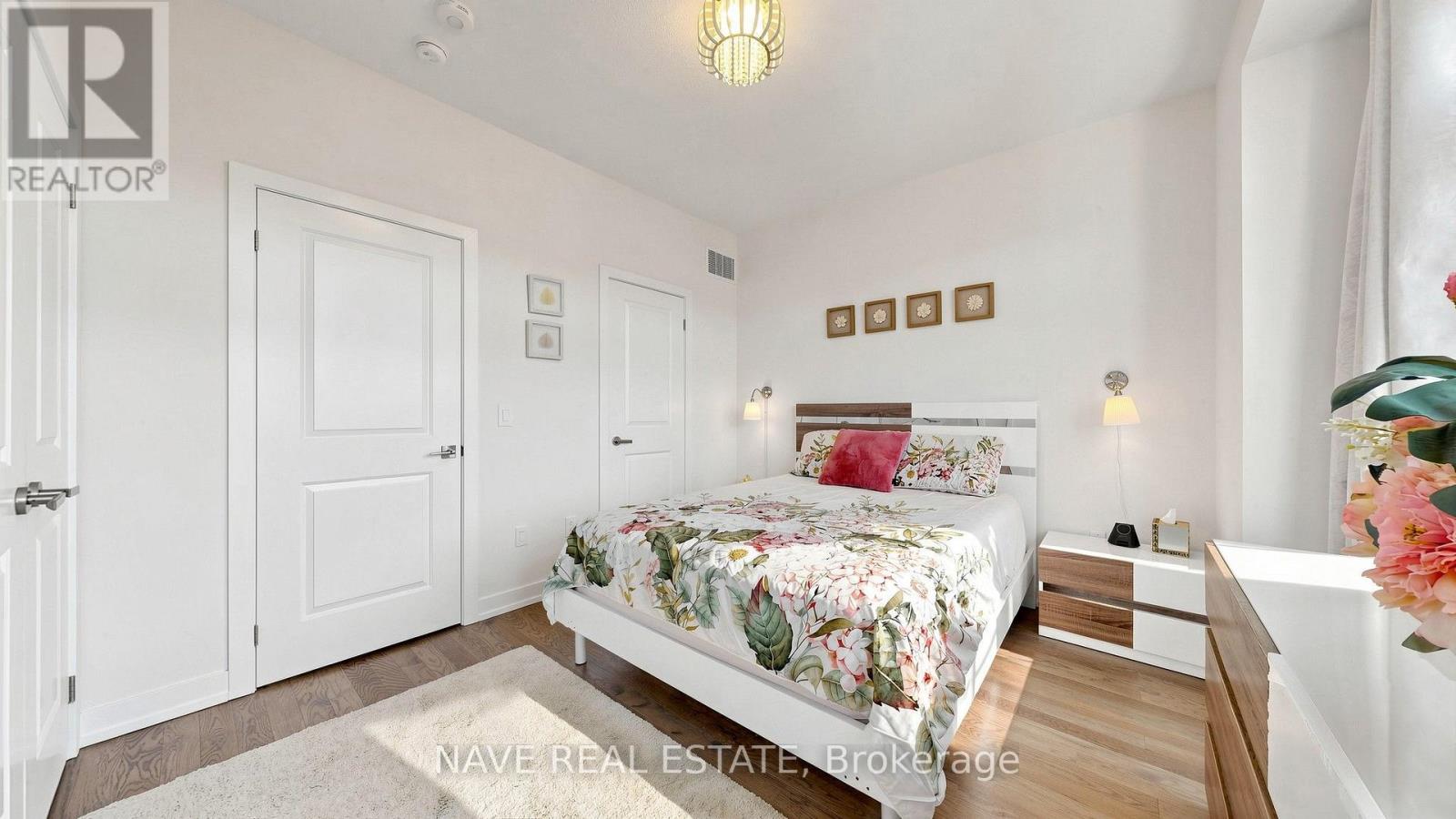 80 Troon Avenue Property Photo 11