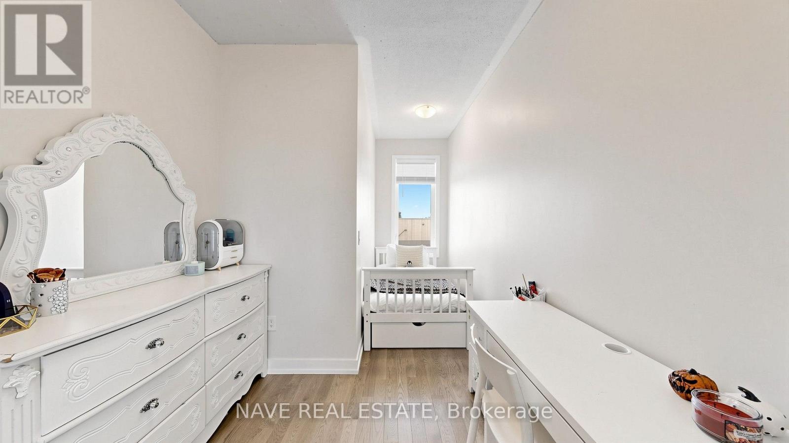 80 Troon Avenue Property Photo 13