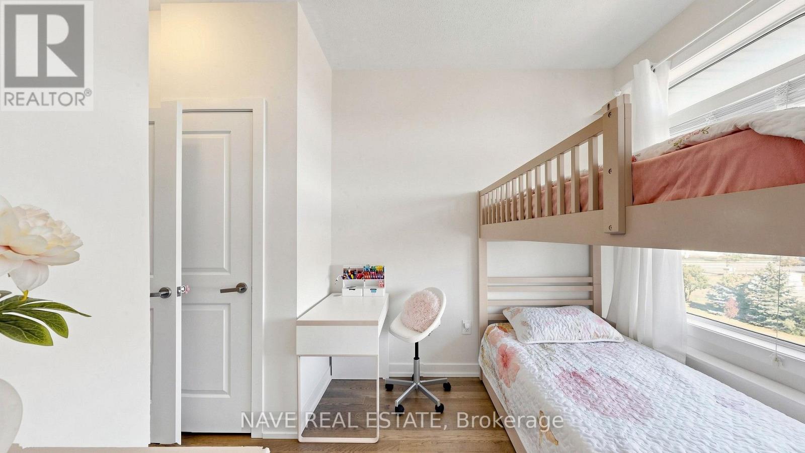 80 Troon Avenue Property Photo 15