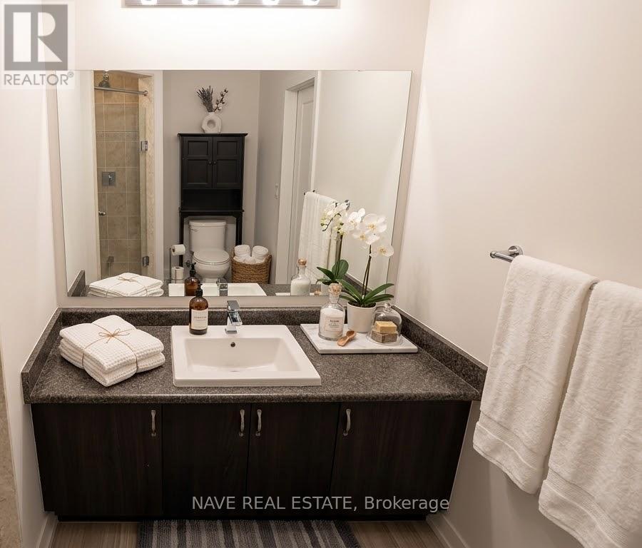 80 Troon Avenue Property Photo 17