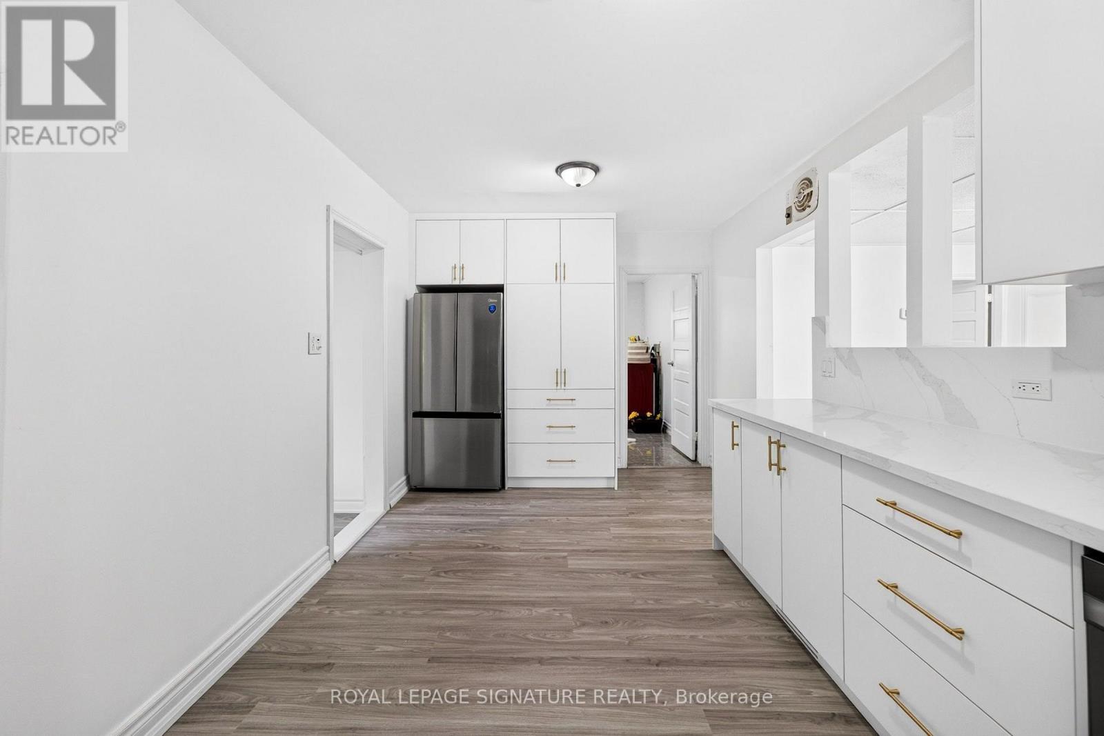 54 Farley Circle Property Photo 18