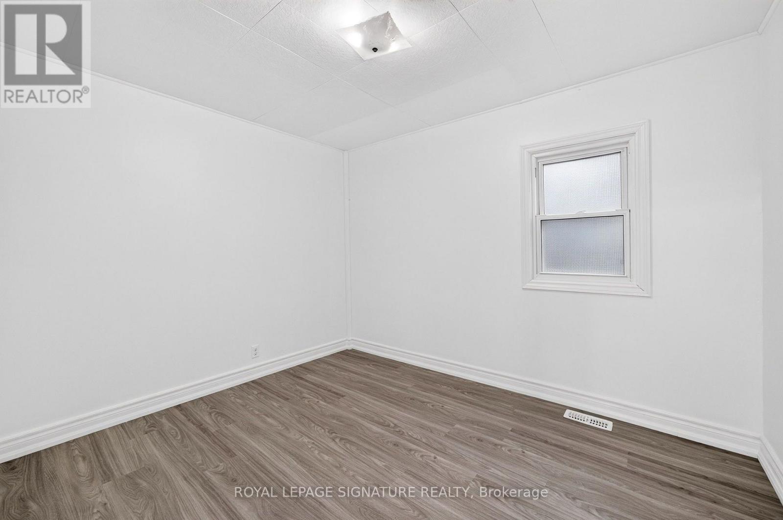 54 Farley Circle Property Photo 28