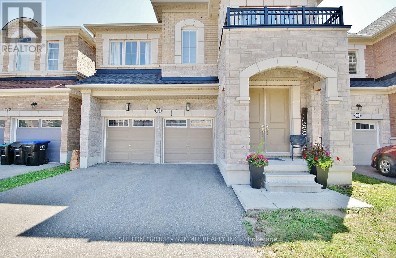 174 Stevenson Crescent Property Photo 2