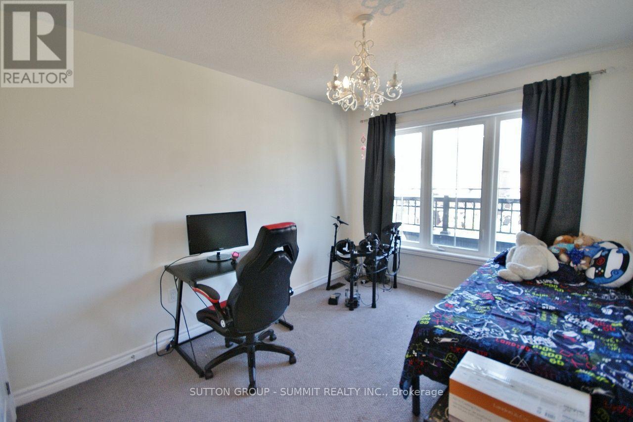 174 Stevenson Crescent Property Photo 23