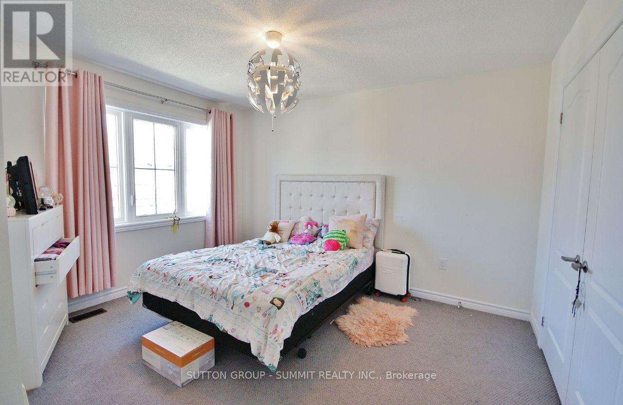 174 Stevenson Crescent Property Photo 28