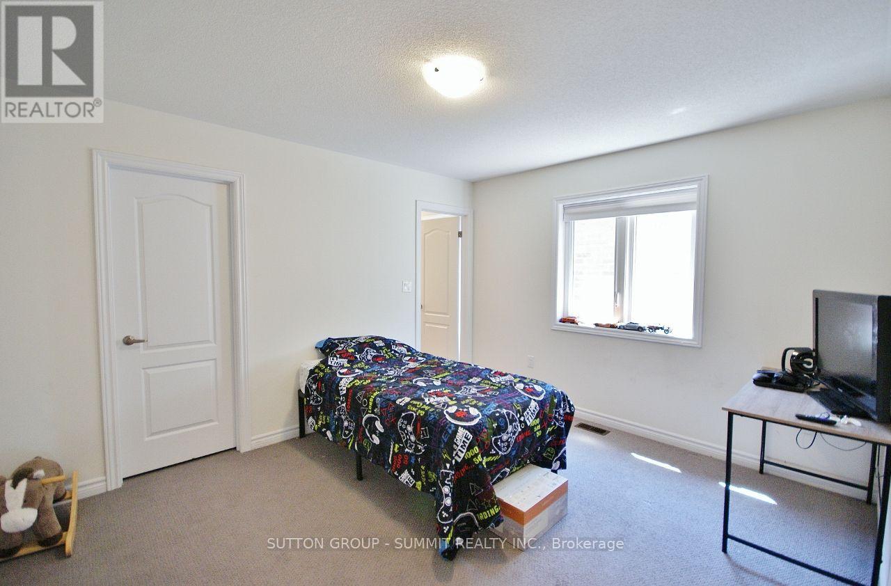 174 Stevenson Crescent Property Photo 31