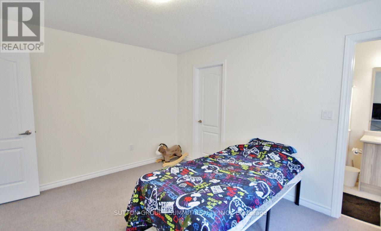 174 Stevenson Crescent Property Photo 32