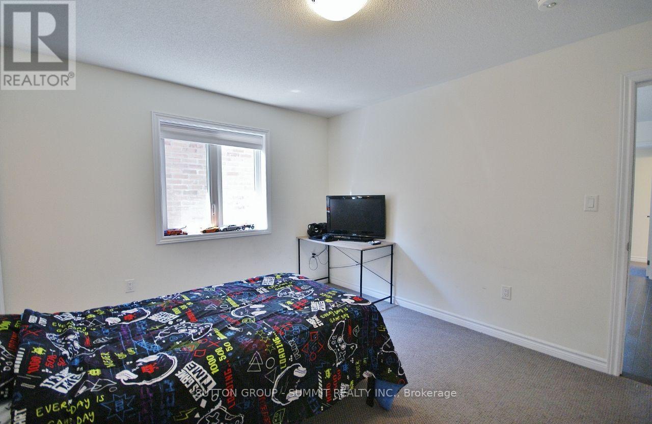 174 Stevenson Crescent Property Photo 33