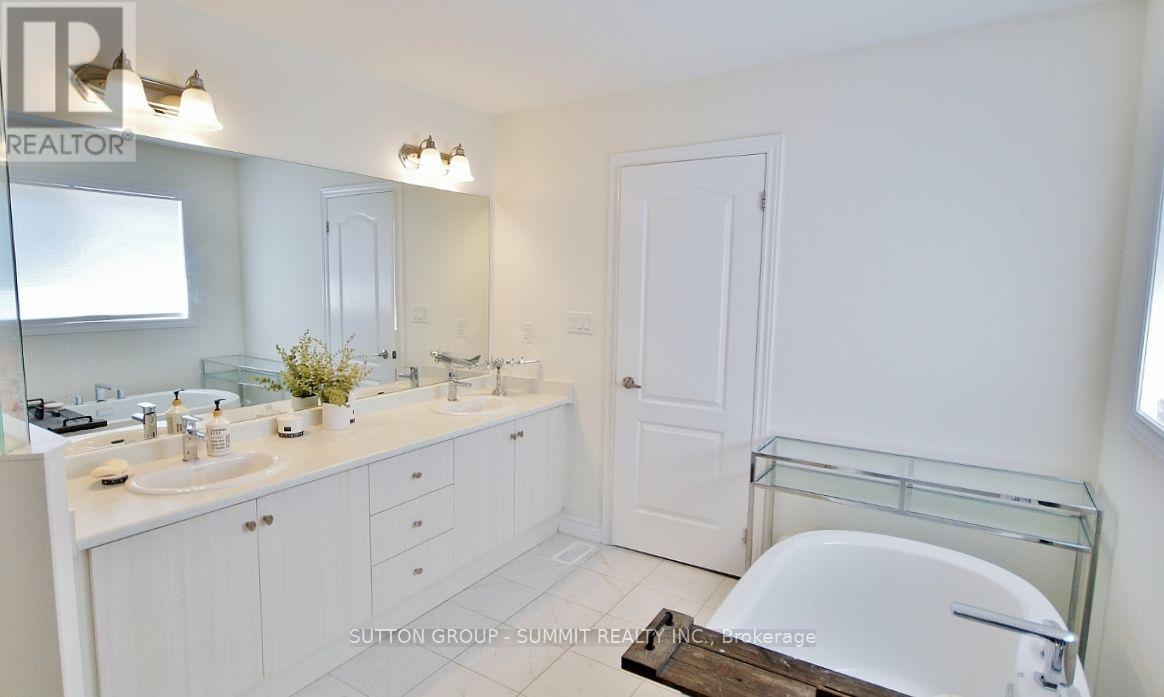 174 Stevenson Crescent Property Photo 42