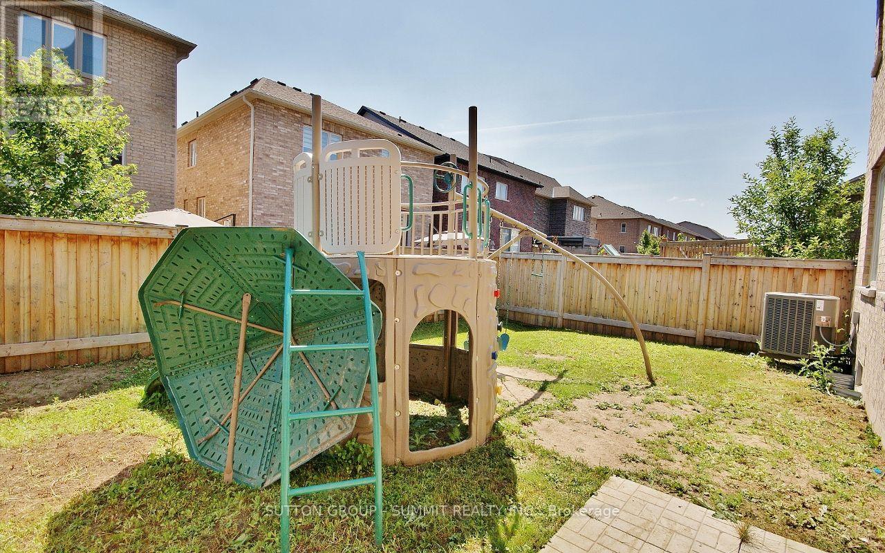 174 Stevenson Crescent Property Photo 43