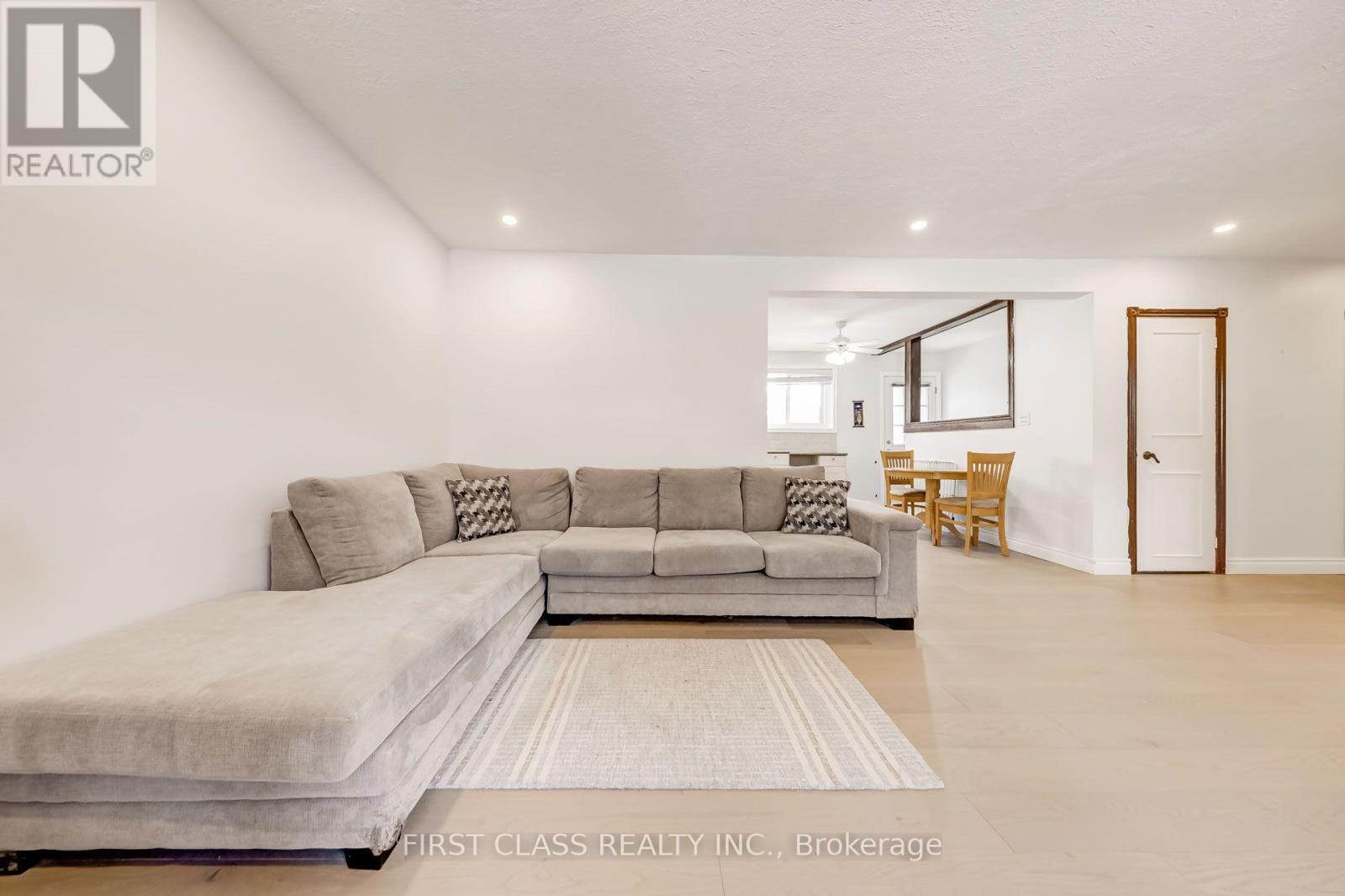 39 Seaton Drive Property Photo 4