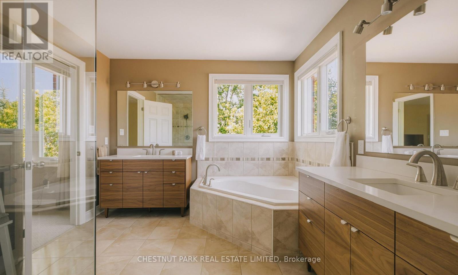 8 Cyril Richardson Court Property Photo 27