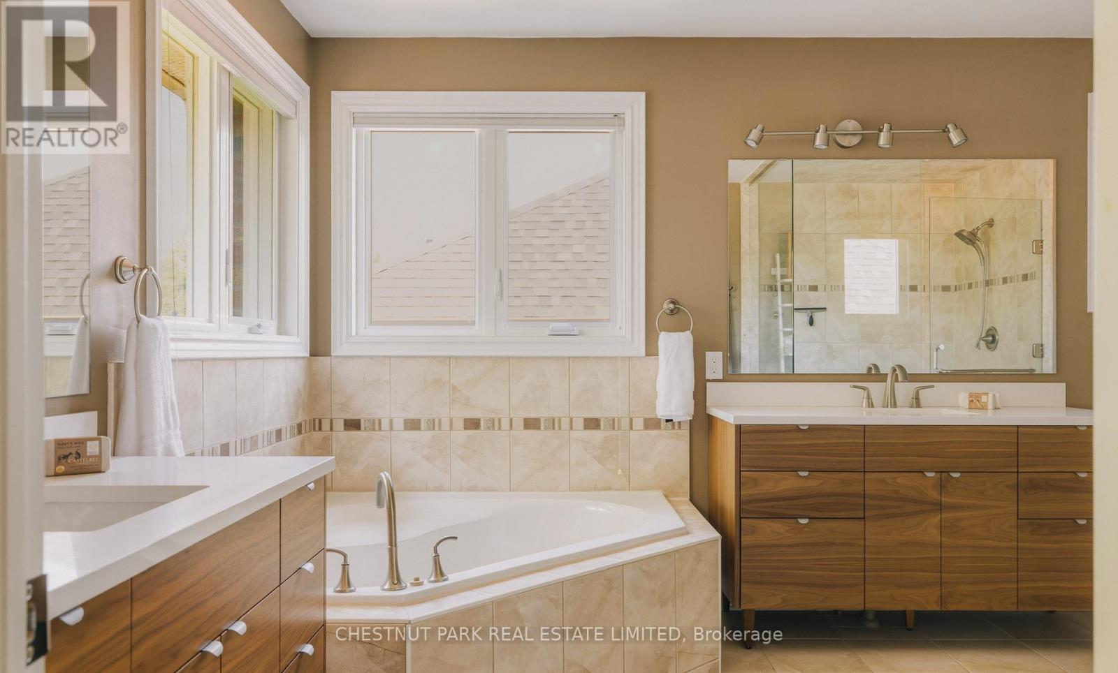 8 Cyril Richardson Court Property Photo 28