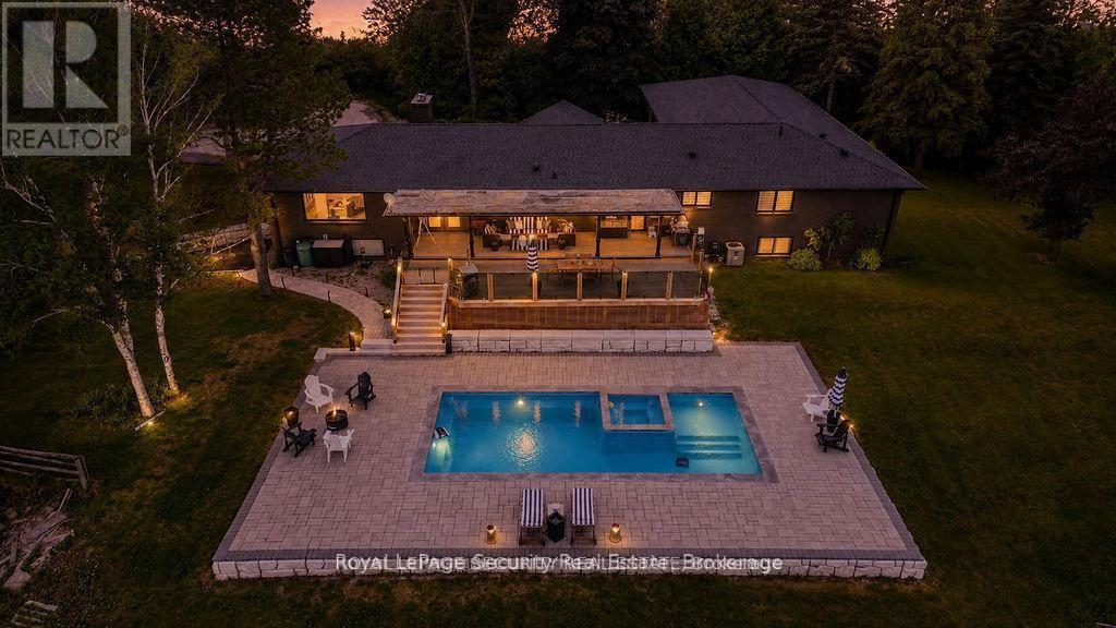 6348 6th Line Property Photo 3