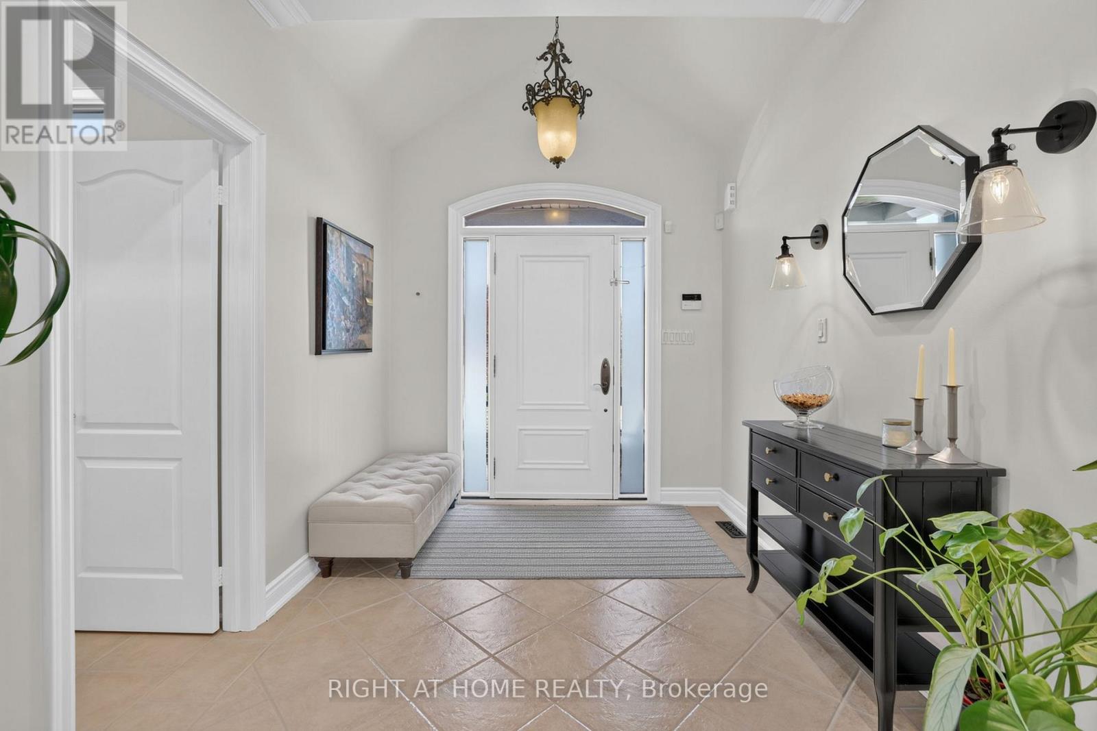 66 Sanremo Court Property Photo 3
