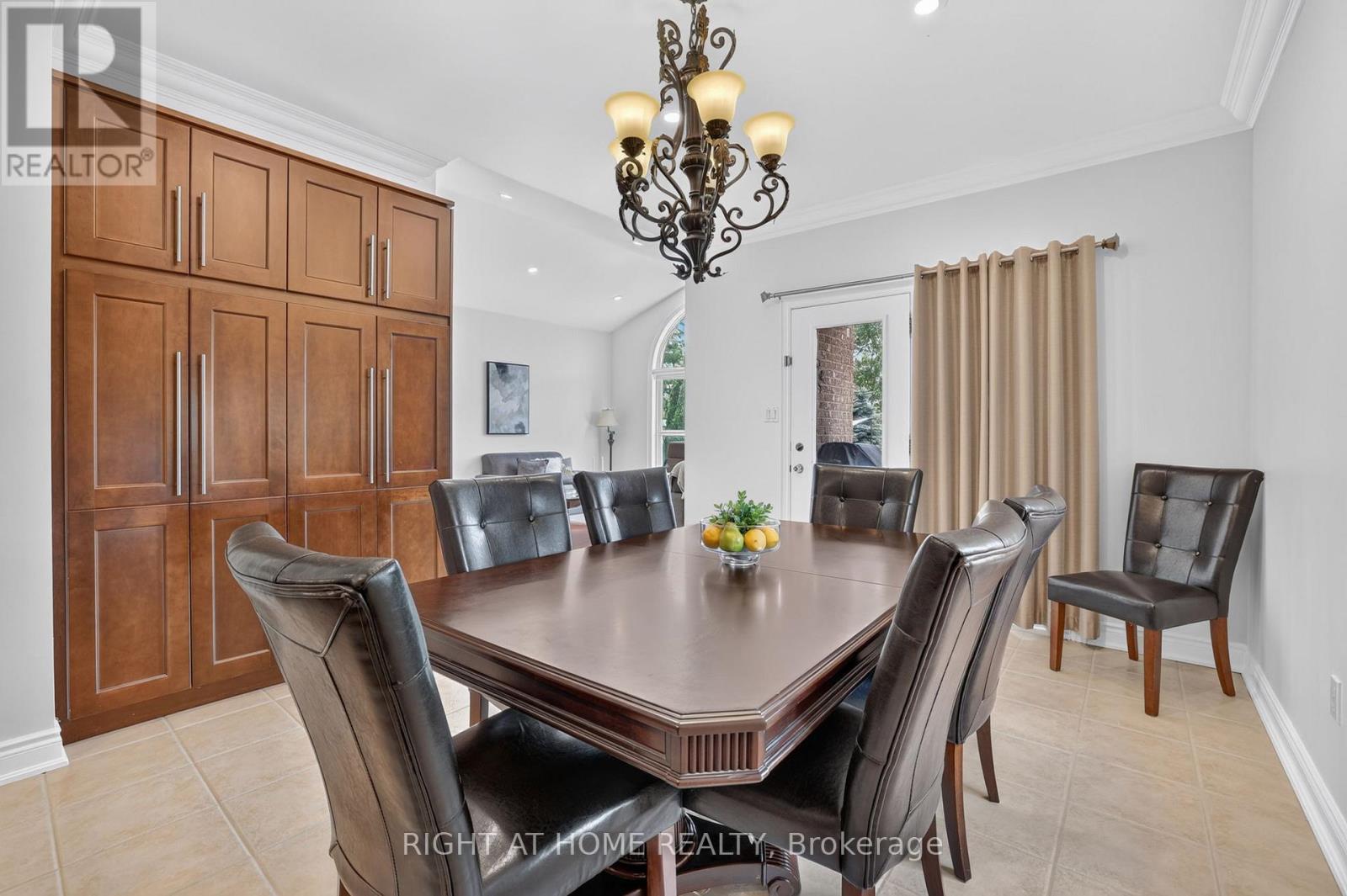 66 Sanremo Court Property Photo 10