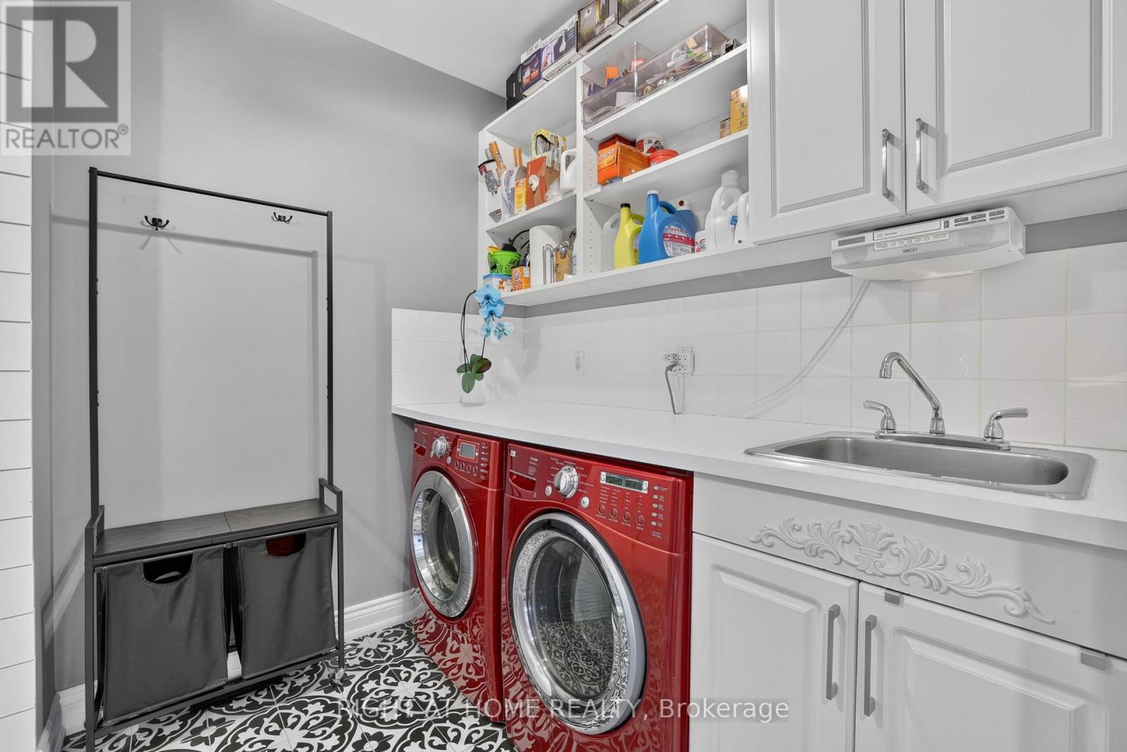 66 Sanremo Court Property Photo 19