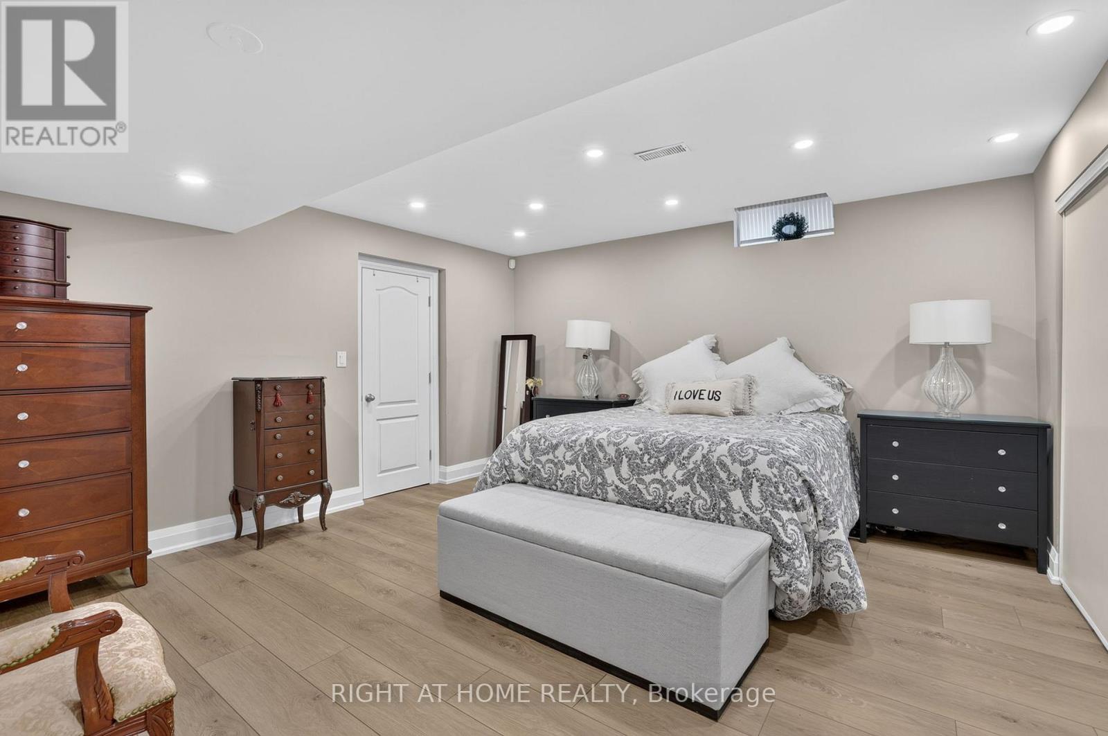 66 Sanremo Court Property Photo 32