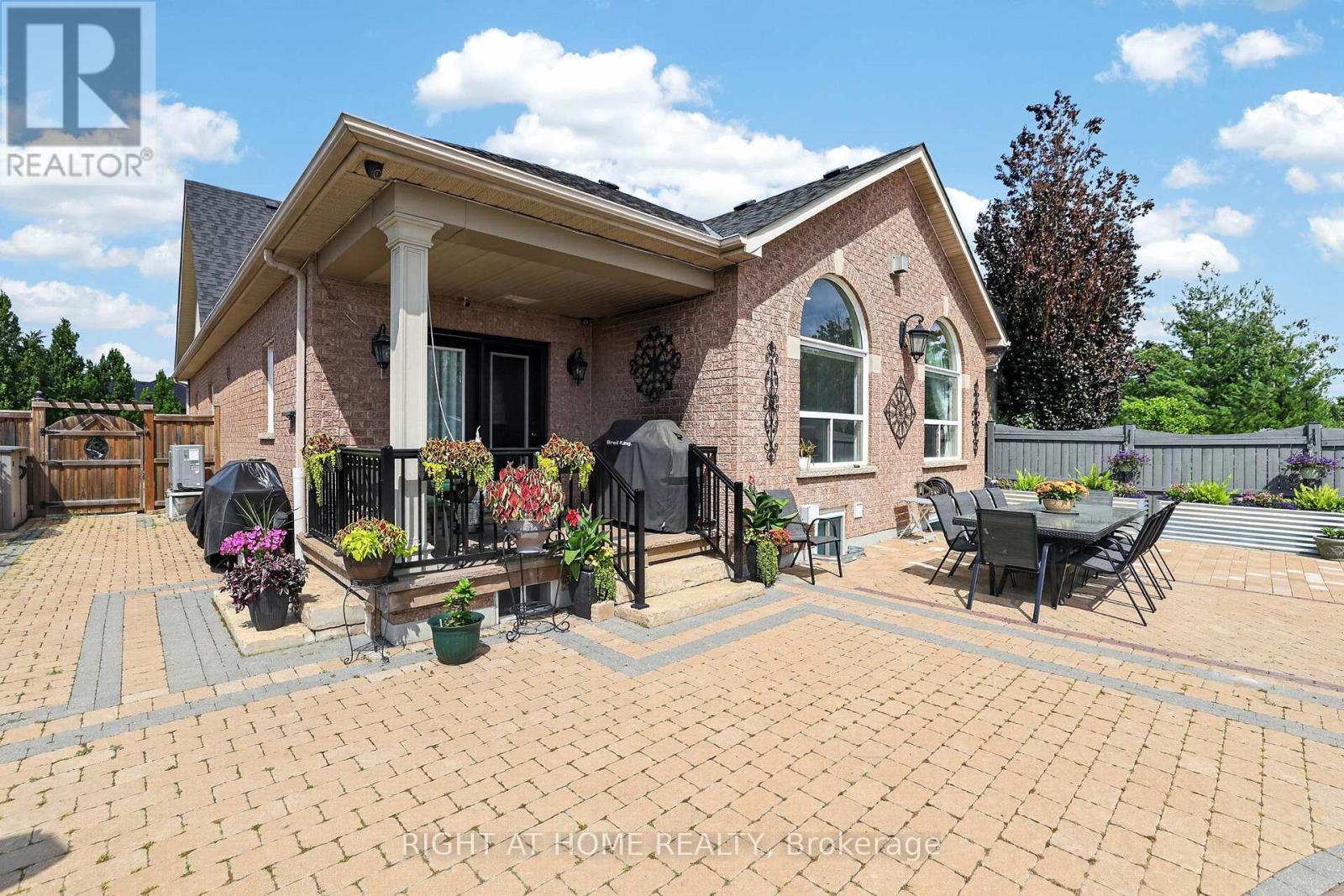 66 Sanremo Court Property Photo 36