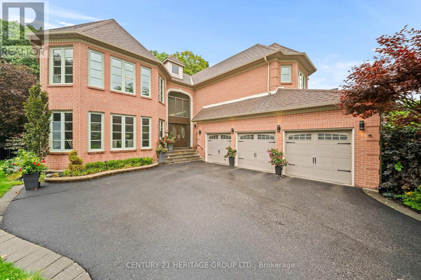 48 Carlyle Crescent Property Photo 4