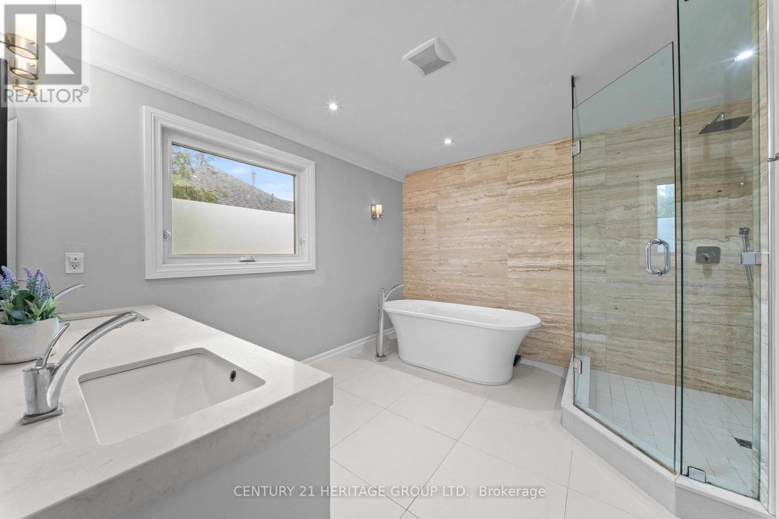 48 Carlyle Crescent Property Photo 30