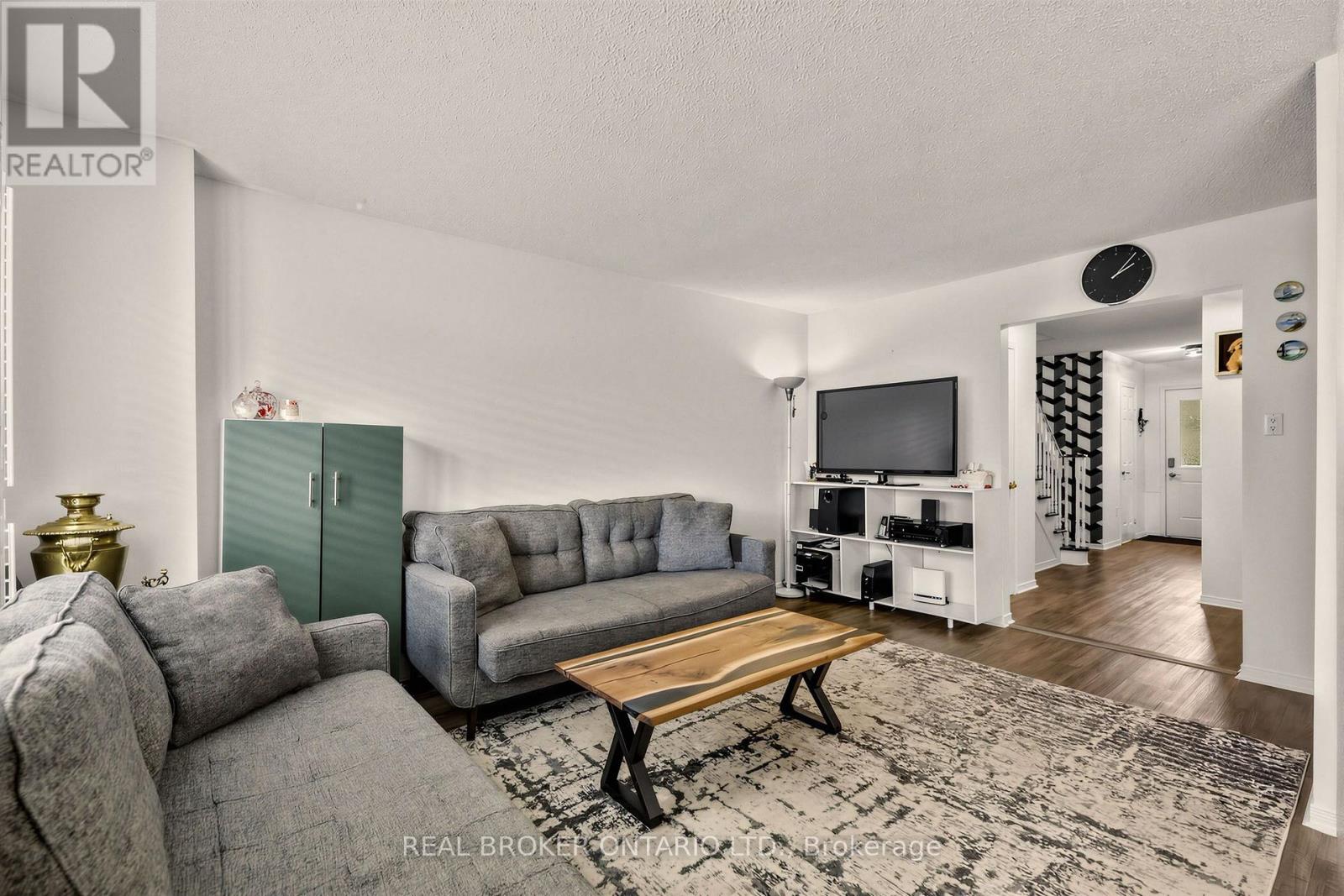 26 White Boulevard Property Photo 11