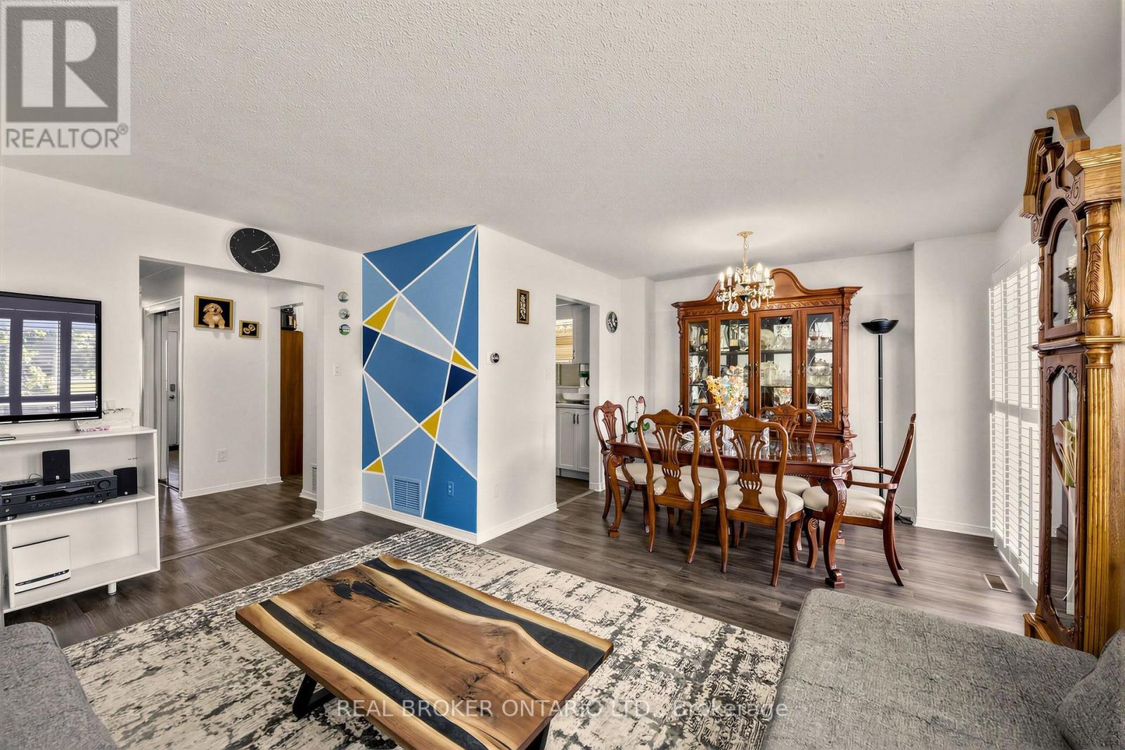 26 White Boulevard Property Photo 12