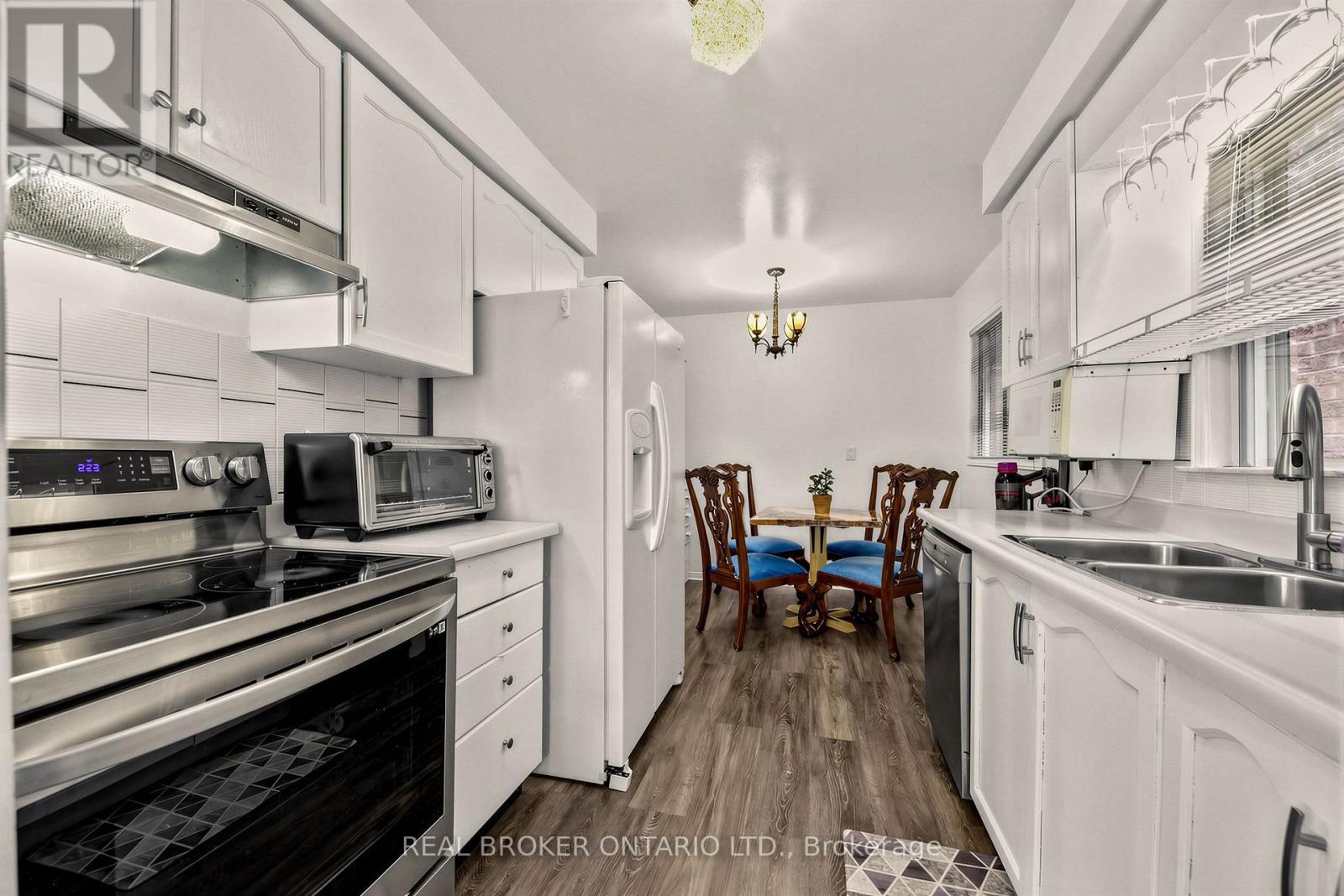 26 White Boulevard Property Photo 14
