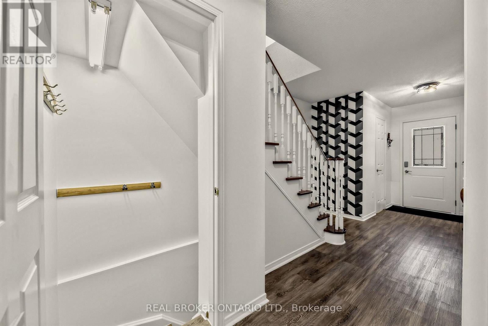 26 White Boulevard Property Photo 17
