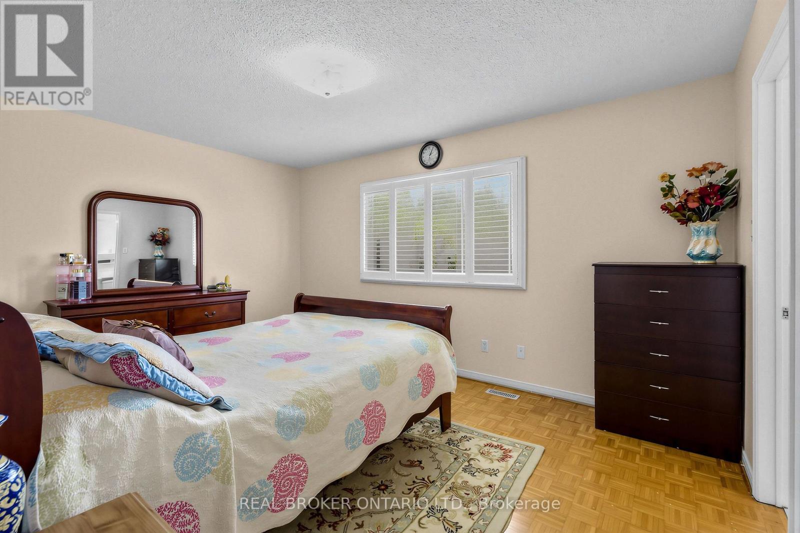 26 White Boulevard Property Photo 18
