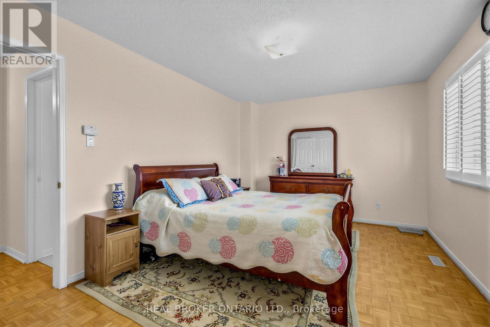 26 White Boulevard Property Photo 19