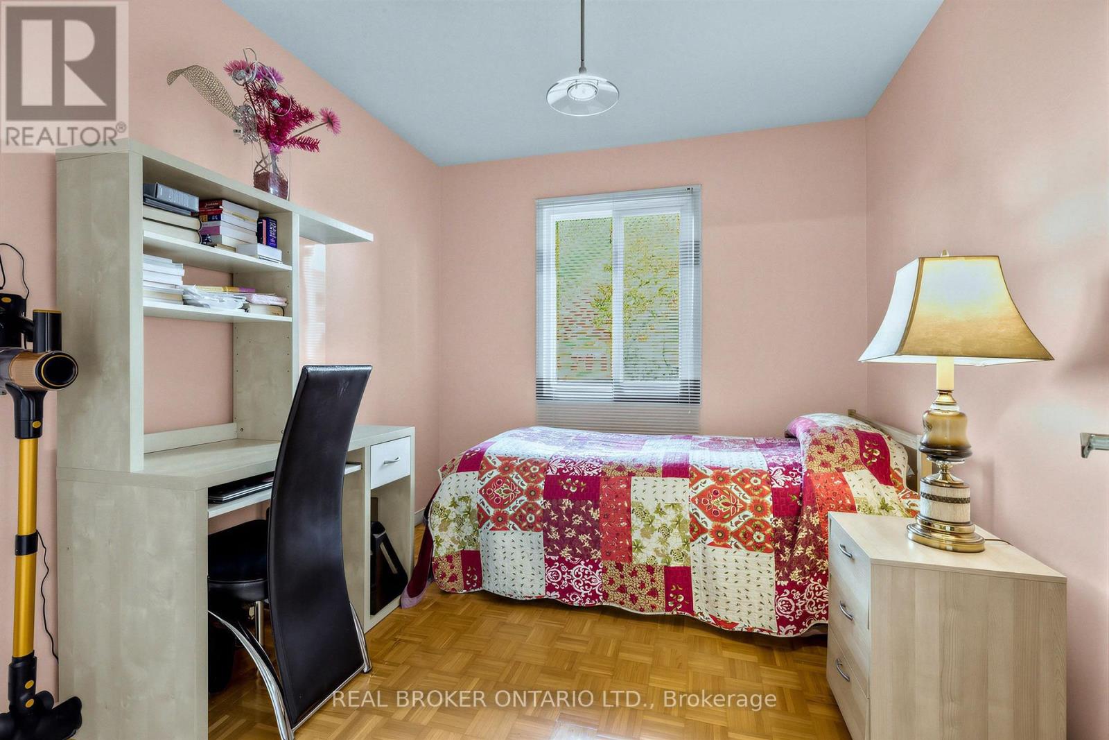 26 White Boulevard Property Photo 24